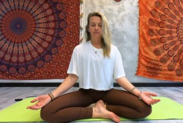 francesca-sessione-yoga-studio francesca-sessione-yoga-studio